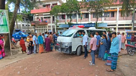 ক্লাস চলাকালে ঝাঁজালো গন্ধে ফের অসুস্থ ২১ শিক্ষার্থী