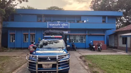হাতিয়ায় জমি নিয়ে বিরোধে ৫ জনকে কুপিয়ে জখম