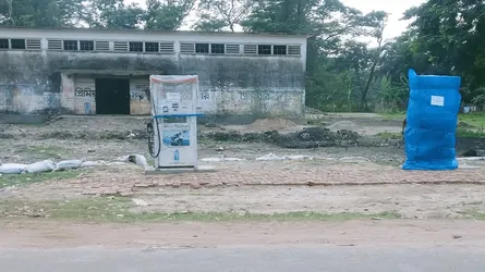 হাতিয়ায় সরকারি জমিতে পেট্রোল পাম্প স্থাপন, বন্ধ করলেন ইউএনও