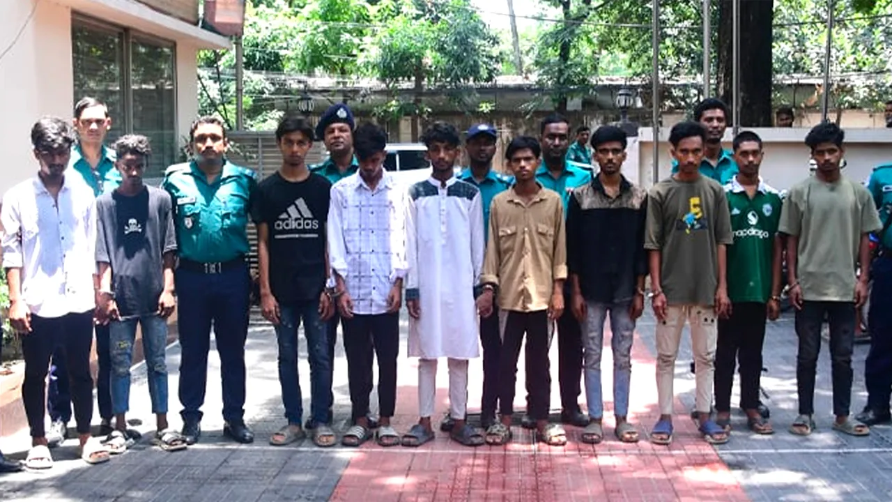 ফটোগ্রাফারকে খুন করে ক্যামেরা ছিনতাই : রহস্য উদঘাটন