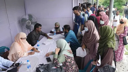 প্রথম দিনে বিনামূল্যে চিকিৎসাসেবা নিলেন ঢাবির ৩ হাজার শিক্ষার্থী