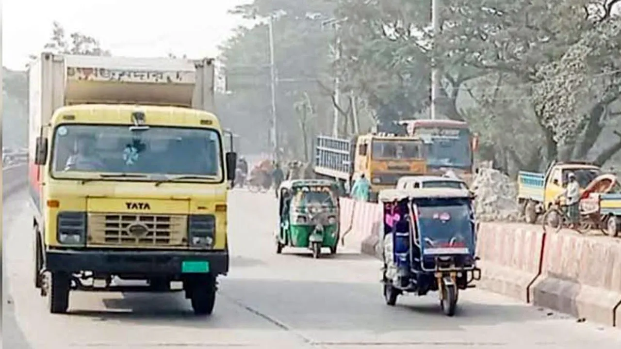 তিন চাকার বাহনে বাড়ছে দুর্ঘটনা, ঝরছে তাজা প্রাণ