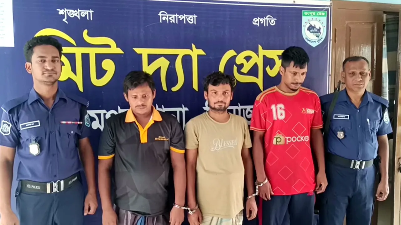হিলিতে ২ মাদককারবারিসহ ছাত্রলীগ নেতা আটক