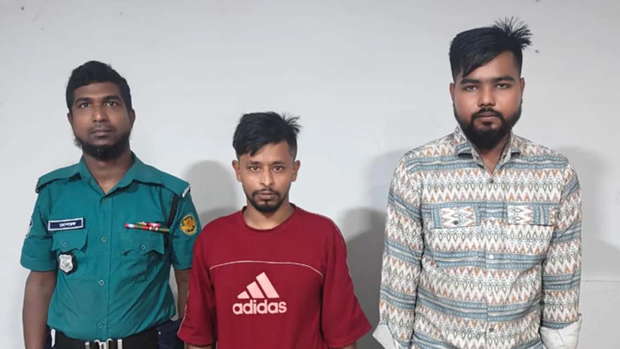 ফেসবুকে ইলিশ বিক্রির প্রতারণায় গ্রেফতার ২