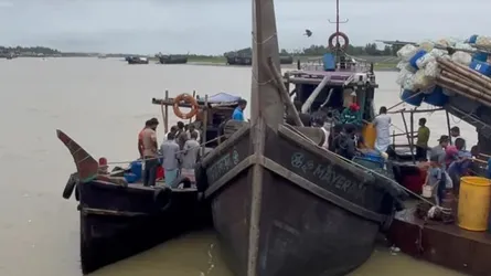 বৈরী আবহাওয়ায় ইলিশসহ সামুদ্রিক মাছের সঙ্কট