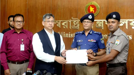 আইন অনুযায়ী রাষ্ট্রপতিকে গ্রেফতার করা যায় না  : স্বরাষ্ট্রমন্ত্রী