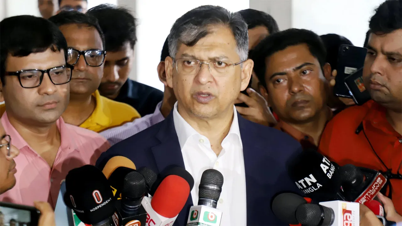 বেনজীরকে দেশে ফেরাতে আইনি ও কূটনৈতিক প্রচেষ্টা চালাচ্ছে সরকার : স্বরাষ্ট্রমন্ত্রী