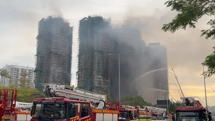 হংকংয়ে বহুতল ভবনে আগুনে নিহত বেড়ে ৫৫