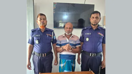 হরিরামপুর ২১ মামলার আসামি মাদকসহ গ্রেফতার