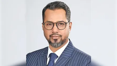 বিএসইসির কমিশনার হয়েছেন হোসেন সাদাত