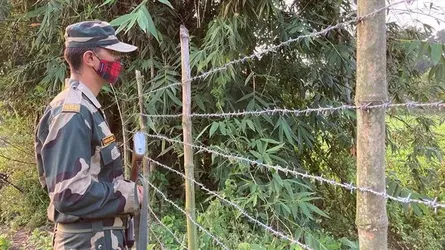 ‘বাংলাদেশী অনুপ্রবেশকারী’ যেভাবে ফেরত পাঠাতে চায় শুভেন্দুর সরকার