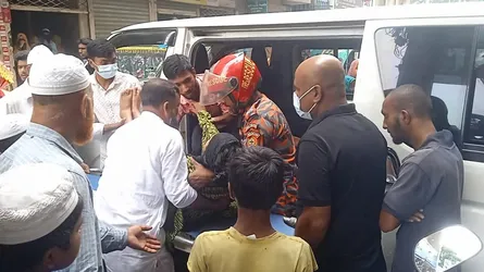 ব্যাংকে কর্মরত অবস্থায় রহস্যজনকভাবে ৬ কর্মকর্তা অজ্ঞান