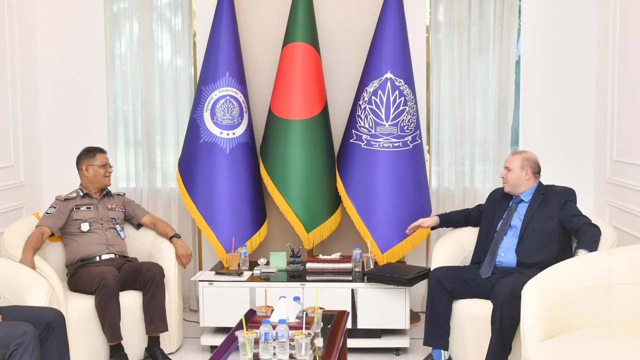 আইজিপির সাথে আলজেরিয়ার রাষ্ট্রদূতের সাক্ষাৎ