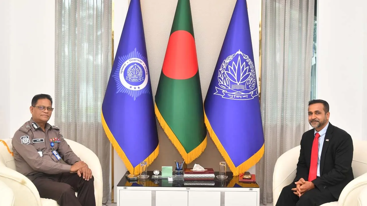 আইজিপির সাথে এফবিআই প্রতিনিধিদলের সাক্ষাৎ