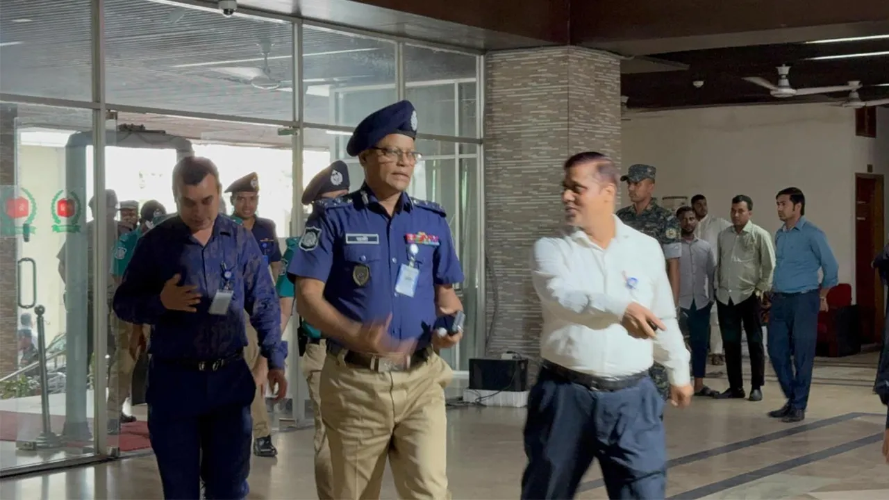 সিইসির সাথে আইজিপির সাক্ষাৎ