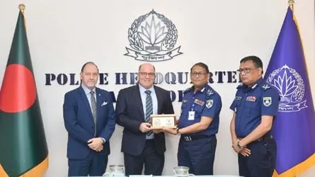 আইজিপির সাথে রেড ক্রস প্রতিনিধিদলের সাক্ষাৎ
