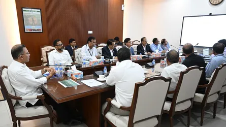 প্রধানমন্ত্রীর সভাপতিত্বে ধানমন্ডি-গুলশান লেকের সংস্কার ও উন্নয়ন সংক্রান্ত বৈঠক