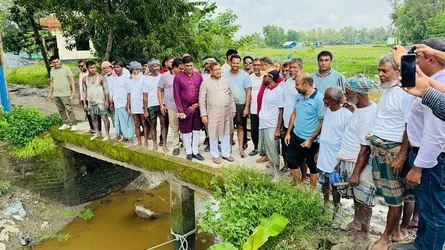 স্বেচ্ছাশ্রমে খাল সংস্কার করল কৃষক দল