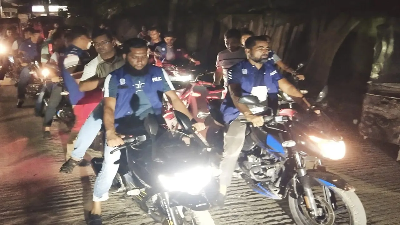 পিরোজপুরের মাদকের বিরুদ্ধে ‘জিরো টলারেন্স’ ঘোষণা বাস্তবায়নে পুলিশের মহড়া
