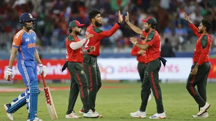 ৬৫ রানে ৩ উইকেট নেই বাংলাদেশের, মাঠেই আছেন সাইফ