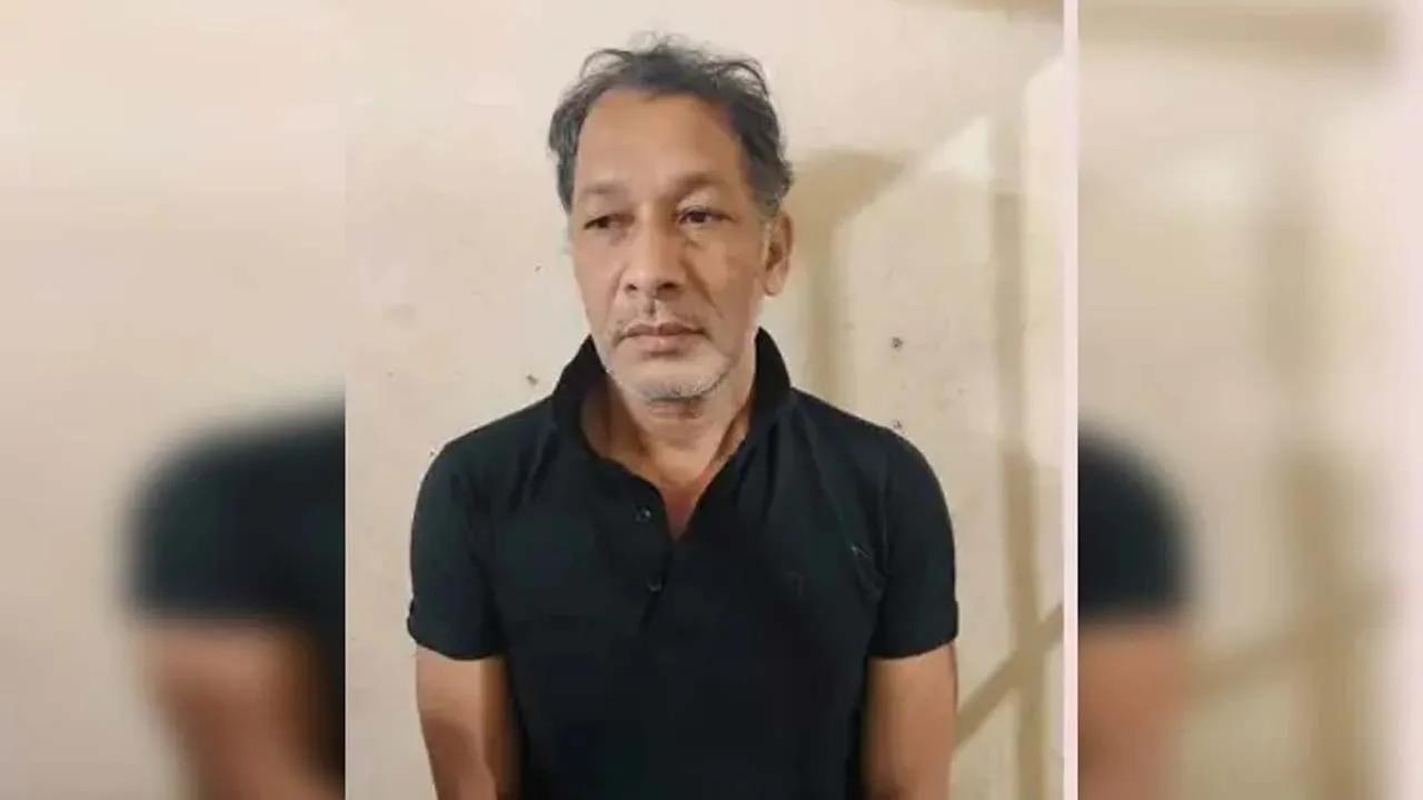 সাবেক ভূমিমন্ত্রী সাইফুজ্জামানের স্ত্রীর গাড়িচালক গ্রেফতার