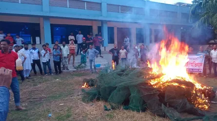 নগরকান্দায় ২০ লাখ টাকার অবৈধ চায়না দুয়ারী জাল জব্দ ও ধ্বংস