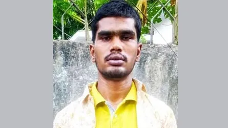 বৃদ্ধ মা-বাবার সামনে নিজের গলা কাটলেন অসহায় পরিবারের একমাত্র ছেলে