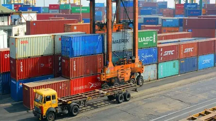 চট্টগ্রাম বন্দরে পণ্যবাহী গাড়ি প্রবেশে বর্ধিত মাশুল স্থগিত, অচলাবস্থার অবসান