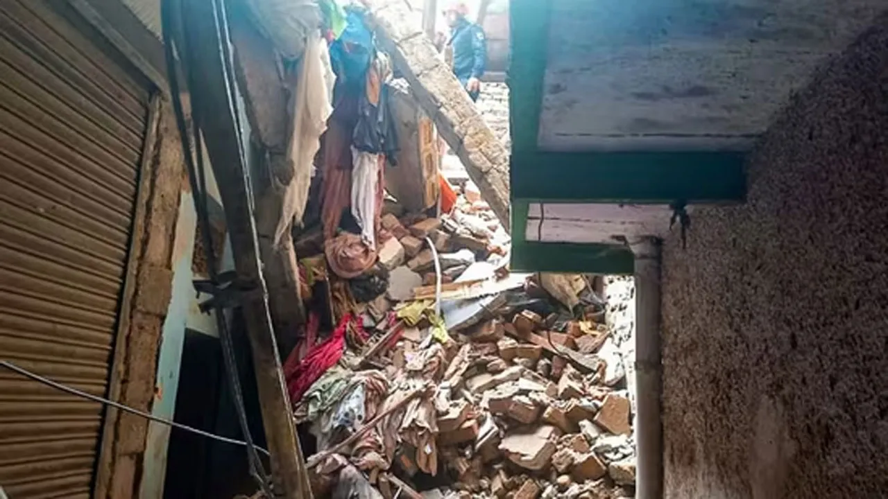 ভারতের দিল্লিতে ভবন ধসে নিহত ২