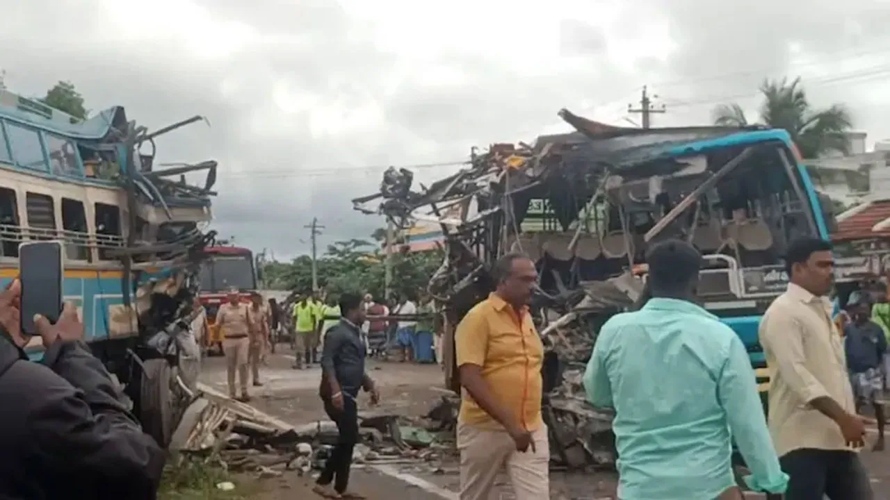 ভারতে তামিলনাড়ুতে দুই বাসের মুখোমুখি সংঘর্ষে নিহত ৬