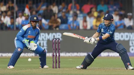 শ্বাসরুদ্ধকর ম্যাচে ভারতকে হারিয়ে শেষ চারে ইংল্যান্ড