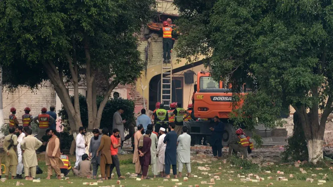পাকিস্তানে ভারতীয় বিমান হামলায় নিহতের সংখ্যা বেড়ে ২৬