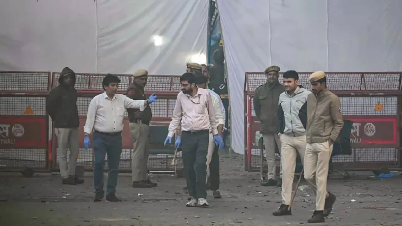 দিল্লিতে বিস্ফোরণের ঘটনায় গাড়ির মূল মালিক আটক
