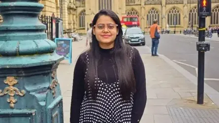 ফ্লাইট মিস করে প্রাণে বেঁচেছেন যে যাত্রী