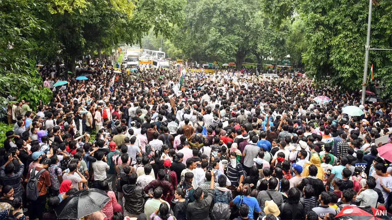 শুক্রবার ভারতজুড়ে আন্দোলনের ডাক ককরোচ জনতা পার্টির