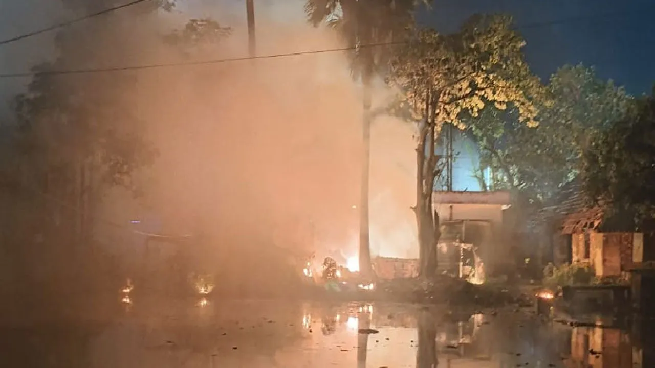 ভারতে ডায়মন্ড হারবার থানা এলাকায় বড় বিস্ফোরণ
