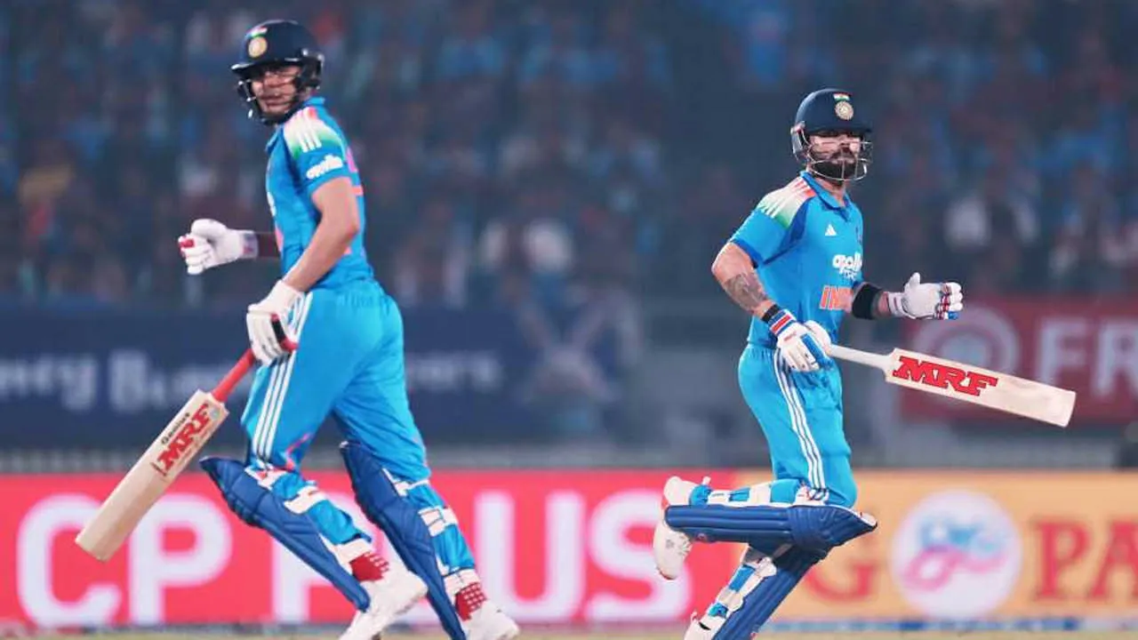 রাবার লাগানো ব্যাট দিয়ে খেলেন ভারতীয় ক্রিকেটাররা!