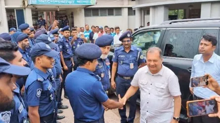 হামলার পর আগৈলঝাড়া থানা পরিদর্শনে তথ্যমন্ত্রী