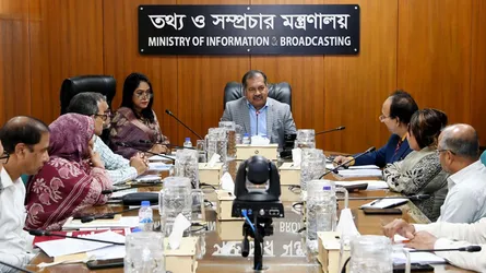 প্রশাসনকে জনগণের প্রত্যাশা অনুযায়ী দক্ষ করে গড়ে তুলতে হবে : তথ্যমন্ত্রী