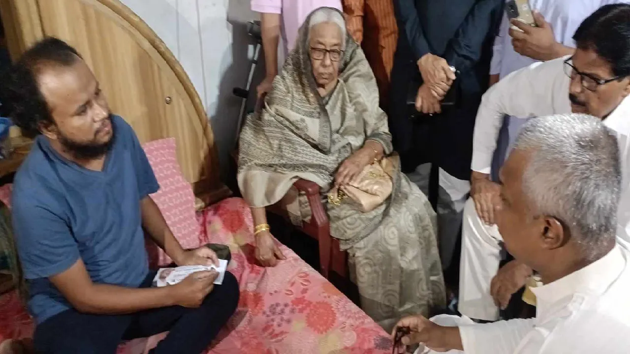 জুলাই অভ্যুত্থানে গুলিবিদ্ধ যশোরের এনামের পাশে তারেক রহমান