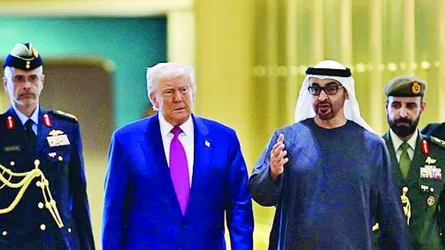 কাতারের আমিরের সাথে ট্রাম্পের বৈঠকে একাধিক চুক্তি