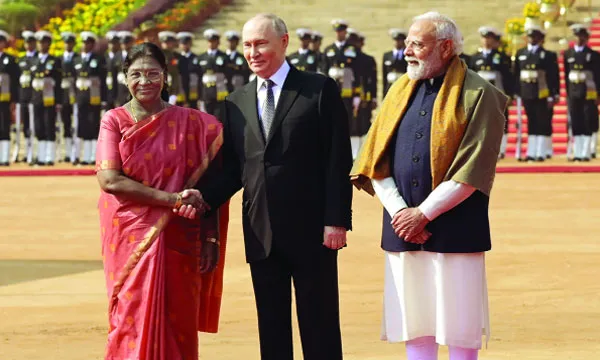 মার্কিন নিষেধাজ্ঞায়ও জ্বালানি সরবরাহে মোদিকে প্রতিশ্রুতি পুতিনের
