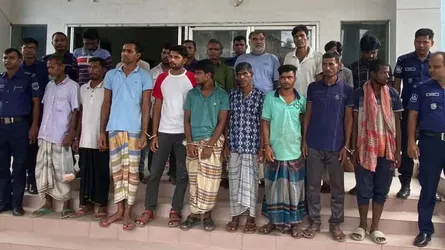 ঈশ্বরদীতে আওয়ামী লীগ নেতা মিনহাজ ফকিরসহ গ্রেফতার ১৬