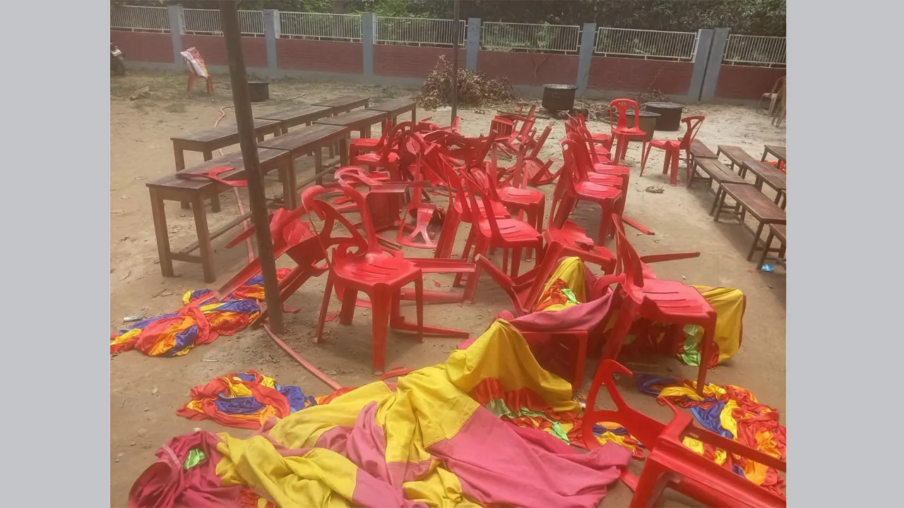 ঈশ্বরদীতে বিএনপি নেতাকে অতিথি না করায় হামলা-ভাঙচুর, অনুষ্ঠান পণ্ড