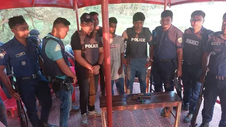 ঈশ্বরদীতে প্রকাশ্যে মহড়ার পর অস্ত্রসহ গ্রেফতার ৬
