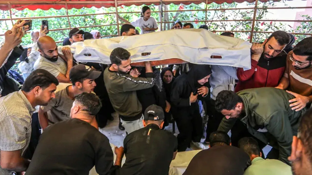 গাজায় গণহত্যা চলছে, বলছে ইসরাইলেরই দুই প্রখ্যাত সংগঠন