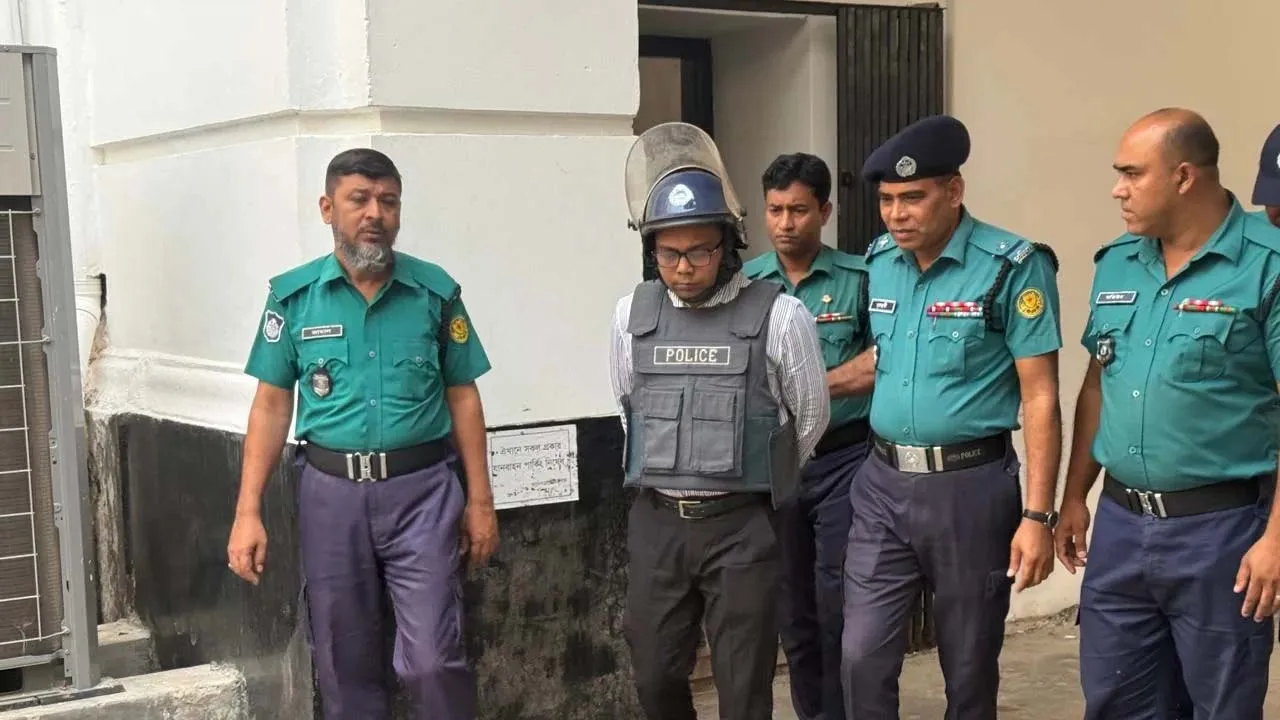 পুলিশের সাবেক এডিসি ইশতিয়াক কারাগারে