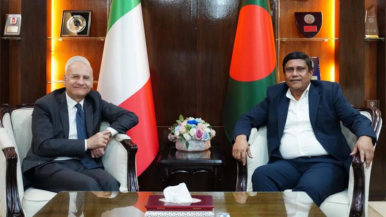 প্রধানমন্ত্রীর প্রতিরক্ষা উপদেষ্টার সাথে ইতালির রাষ্ট্রদূতের সৌজন্য সাক্ষাৎ
