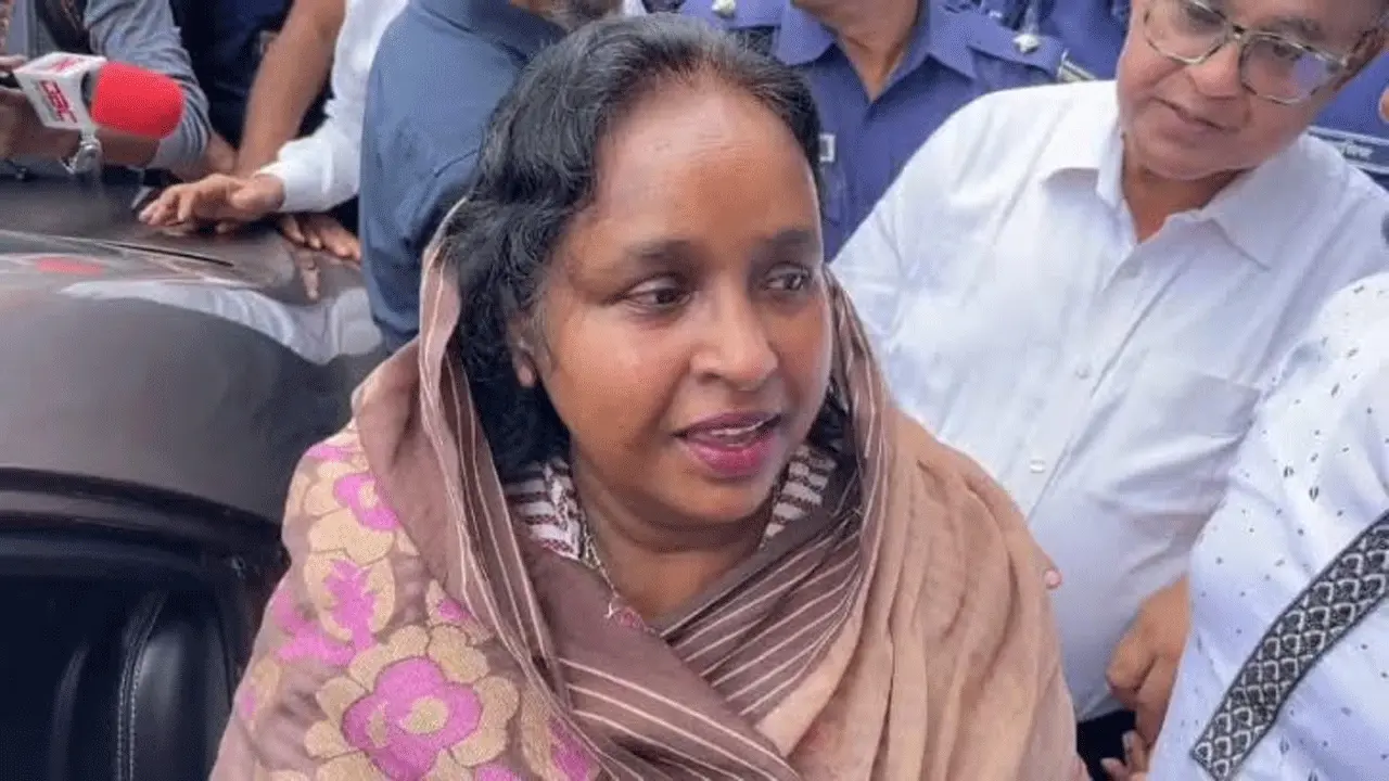 আদালতে হাজিরা দিলেন আইভী