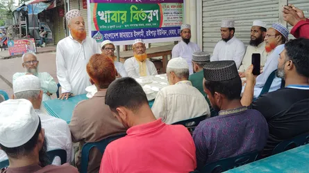 জুলাই অভ্যুত্থানের শহীদদের স্মরণে দোহারে জামায়াতের খাবার বিতরণ
